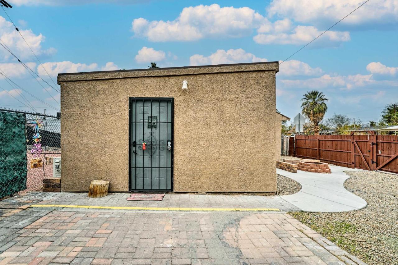 North Las Vegas Studio With Fire Pit 10 Mi To Strip Bagian luar foto